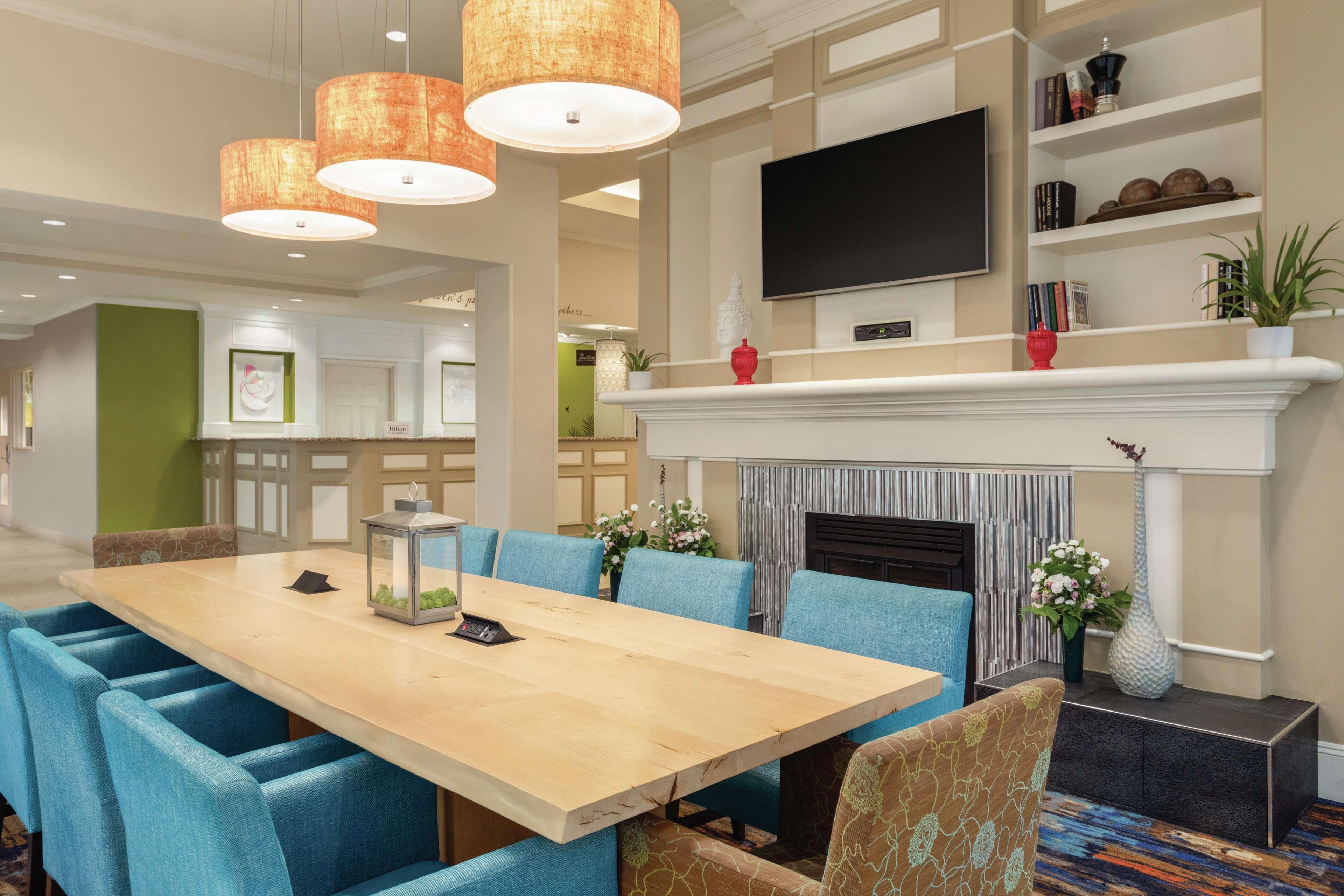 Hilton Garden Inn Bridgewater Bagian luar foto