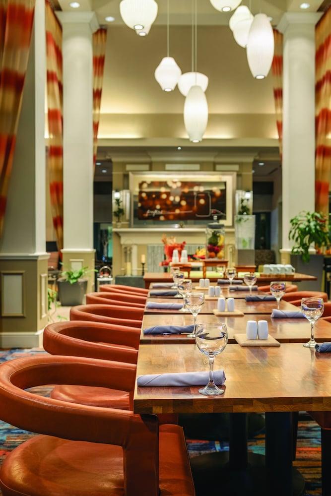 Hilton Garden Inn Bridgewater Bagian luar foto