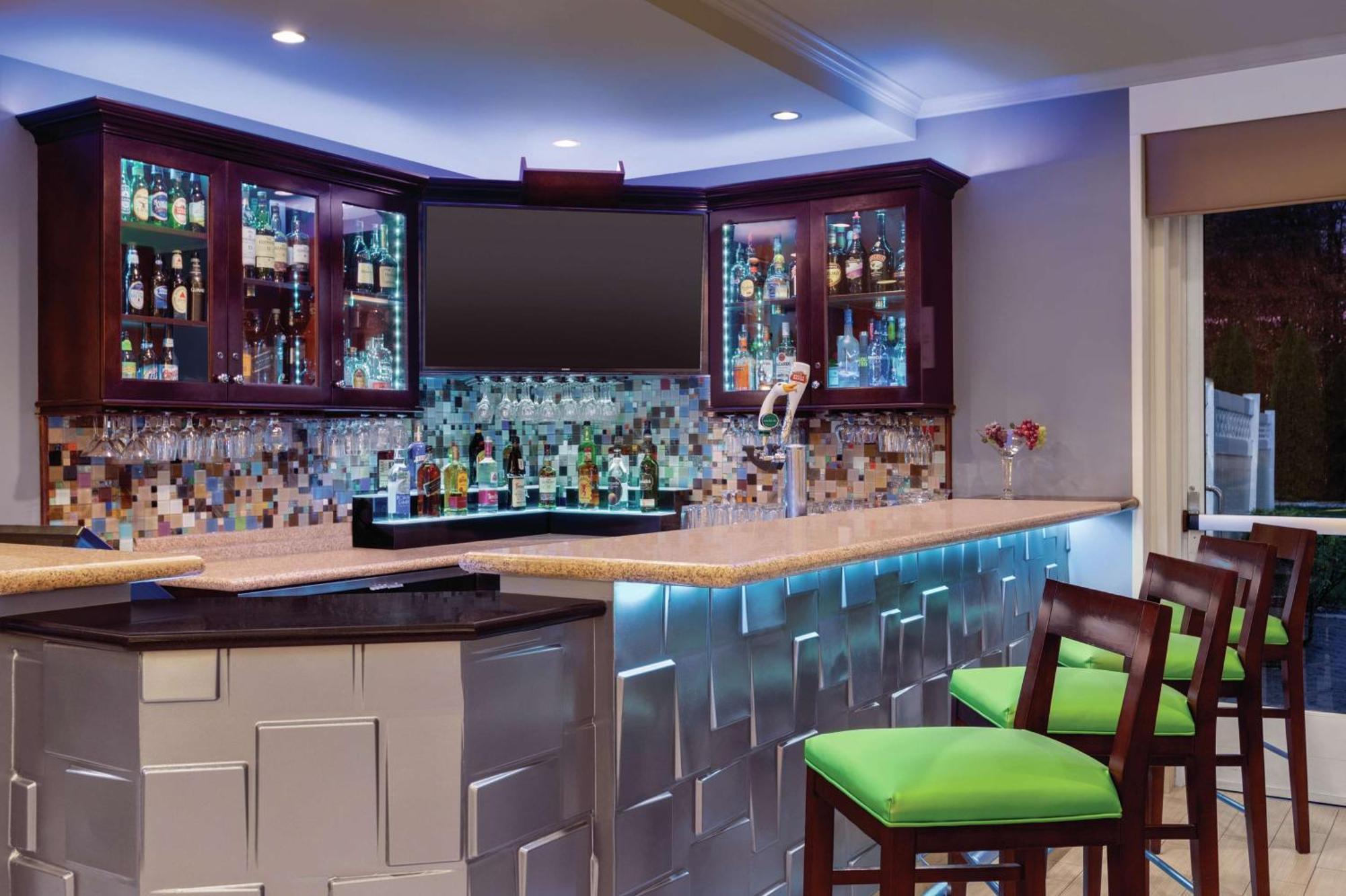 Hilton Garden Inn Bridgewater Bagian luar foto