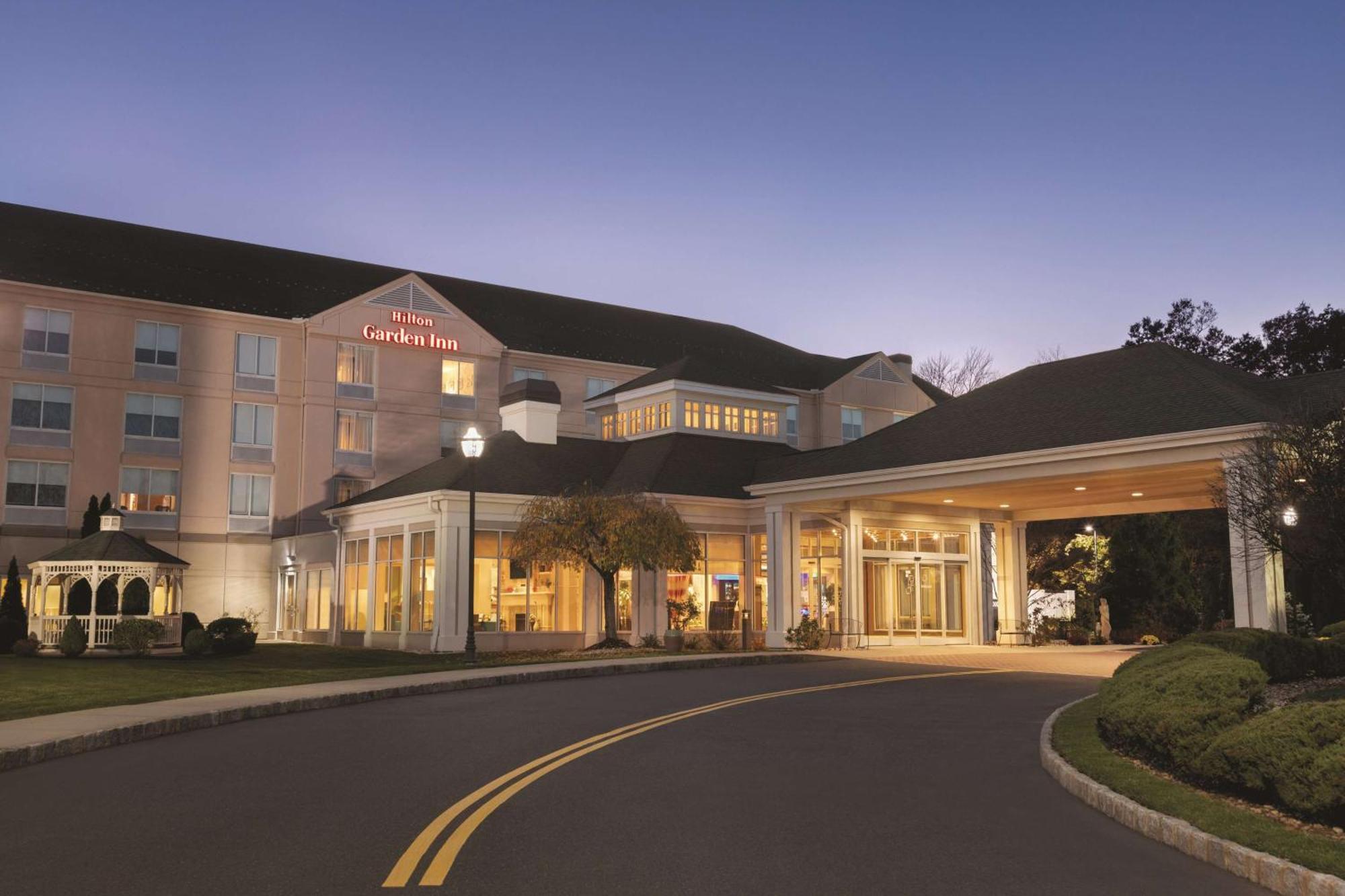 Hilton Garden Inn Bridgewater Bagian luar foto