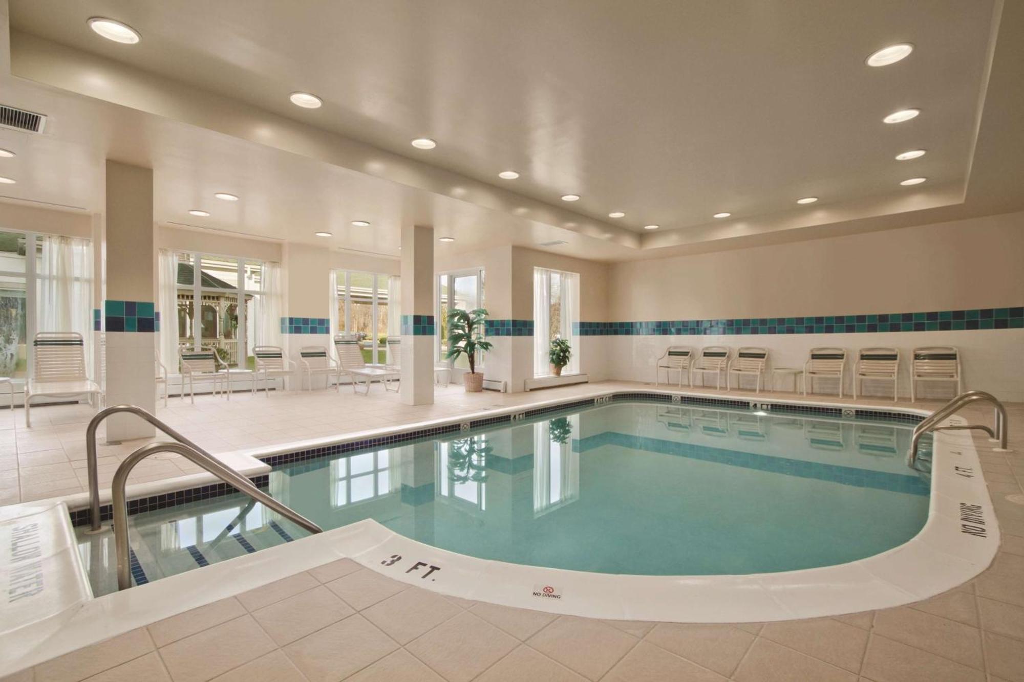 Hilton Garden Inn Bridgewater Bagian luar foto