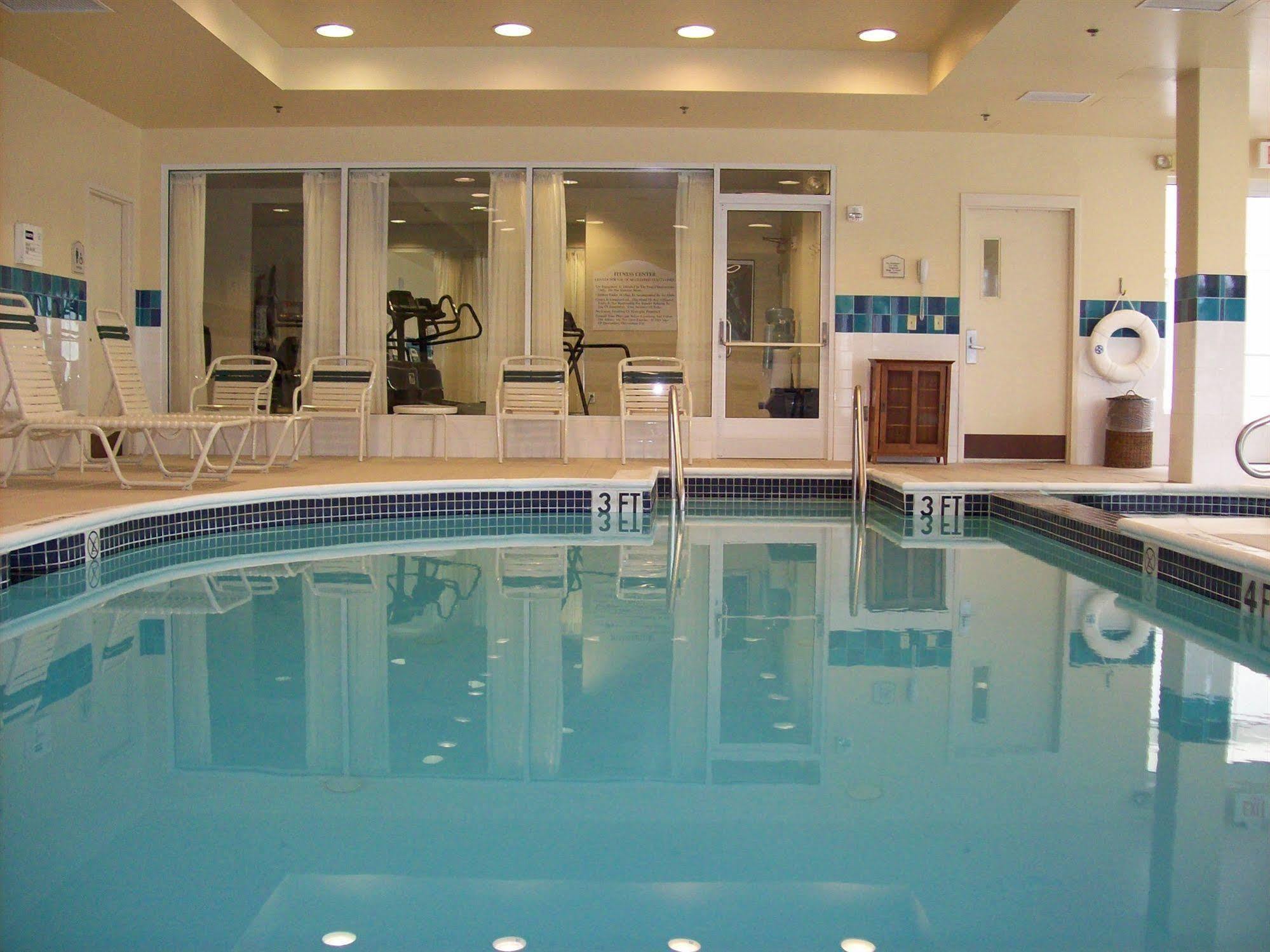 Hilton Garden Inn Bridgewater Bagian luar foto