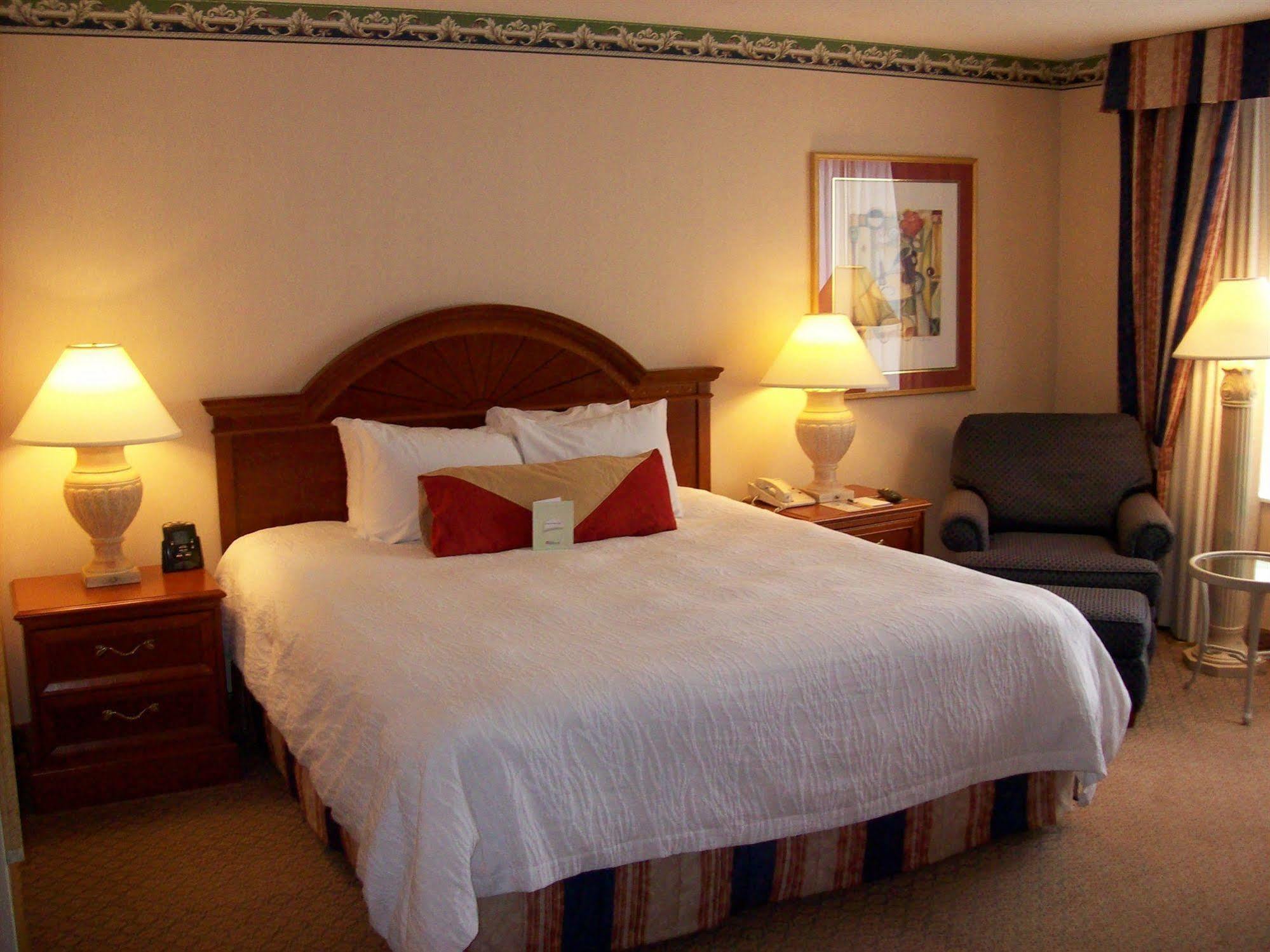 Hilton Garden Inn Bridgewater Bagian luar foto
