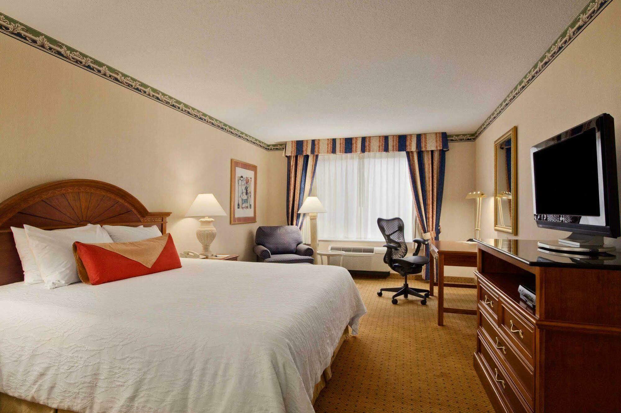 Hilton Garden Inn Bridgewater Bagian luar foto