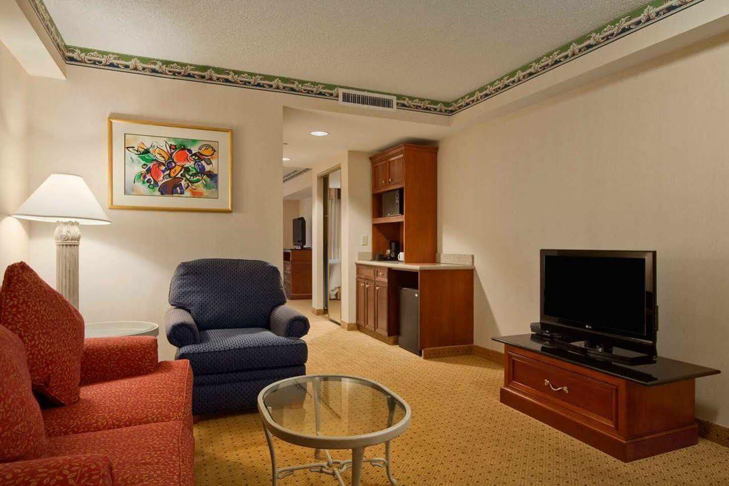 Hilton Garden Inn Bridgewater Bagian luar foto
